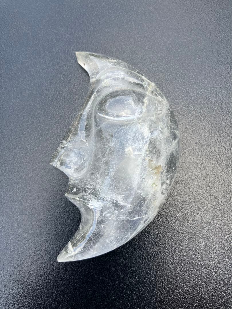 水晶　三日月　モチーフ