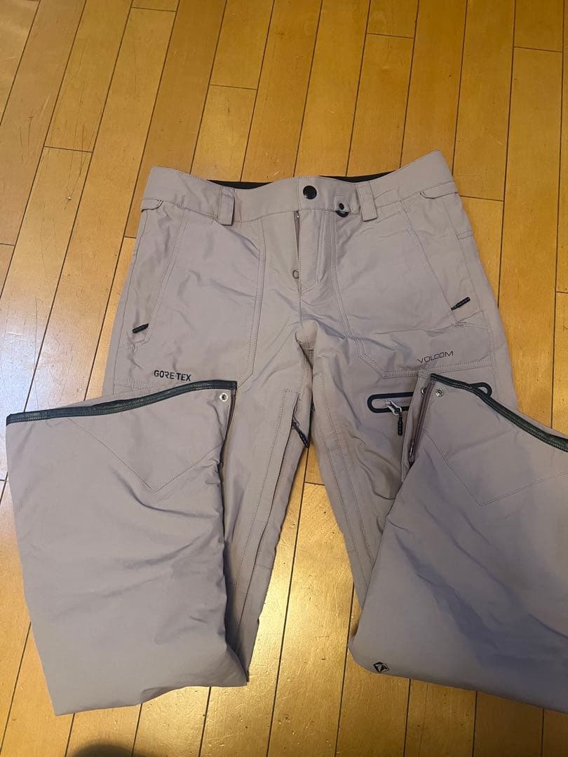 【美品】★即日発送★スノーボードボルコムレディースGORE-TEX パンツ　Ｍ