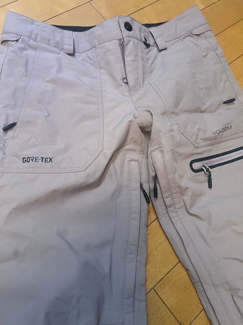 【美品】★即日発送★スノーボードボルコムレディースGORE-TEX パンツ　Ｍ