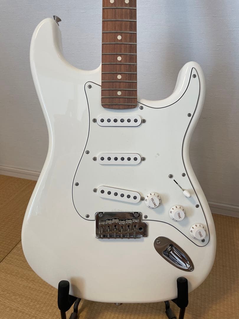 Fender Stratocaster ギター 白