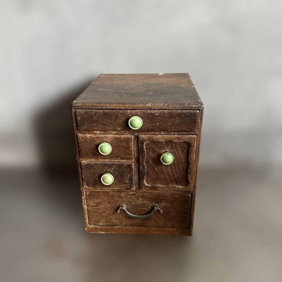 お値下げ❣️ヴィンテージ　グリーンの取っ手がとても可愛い❣️木製4段引き出し箪笥
