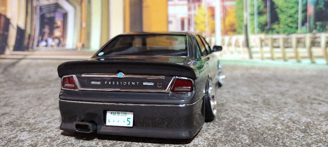 アオシマ プラモデル 1/24 プレジデント 完成品