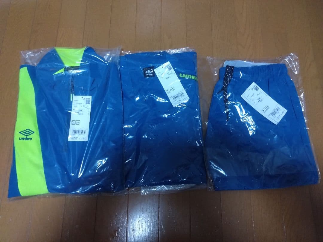 umbroピステセット上下＋半袖Ｍサイズ　新品未使用