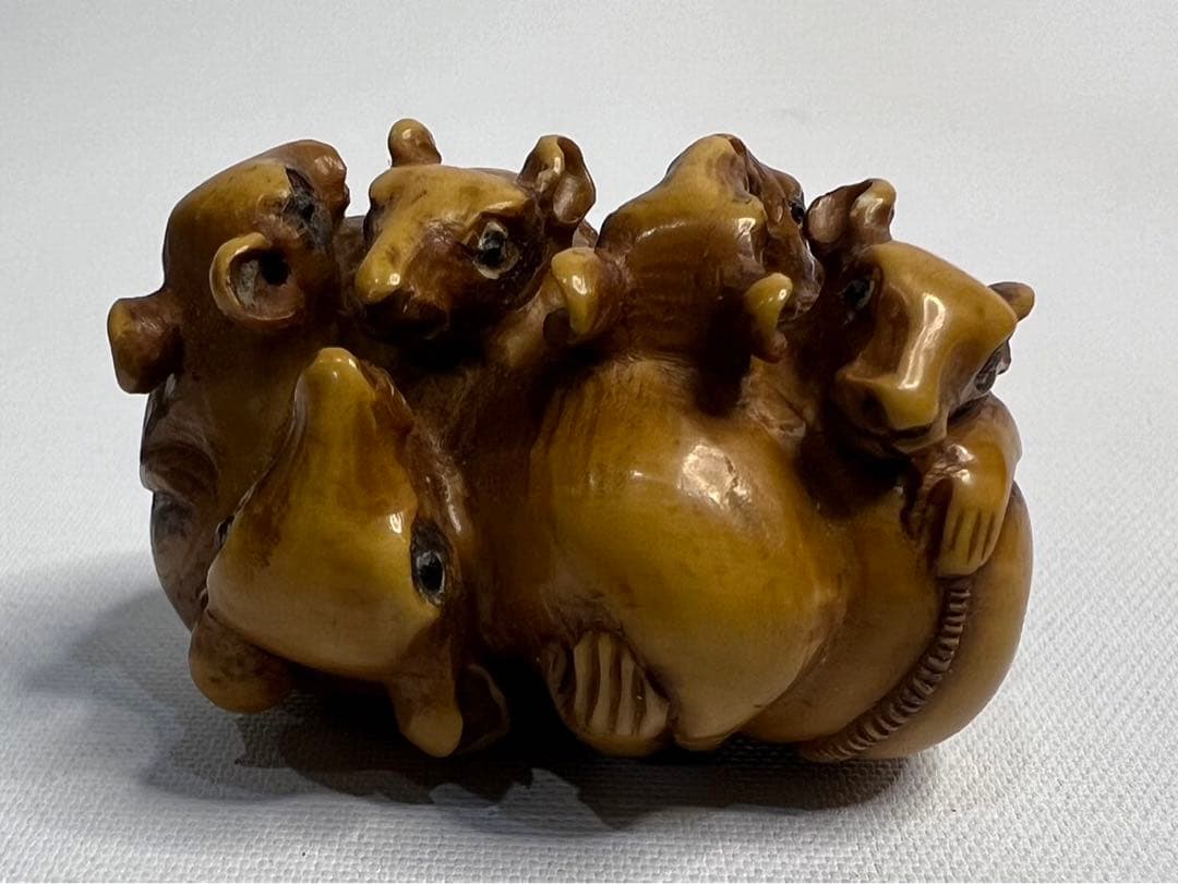 根付【河原明秀作】鼠のむれ ヤシャ染 天然素材 超絶技巧 高円宮コレクション