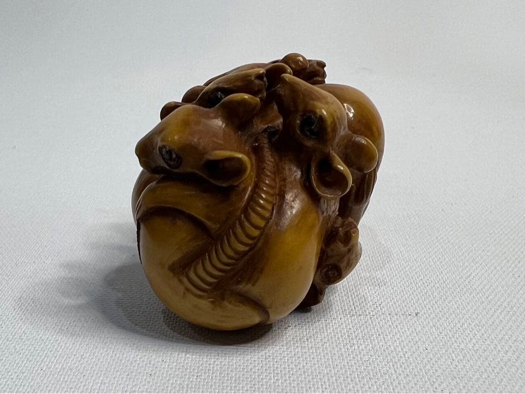 根付【河原明秀作】鼠のむれ ヤシャ染 天然素材 超絶技巧 高円宮コレクション