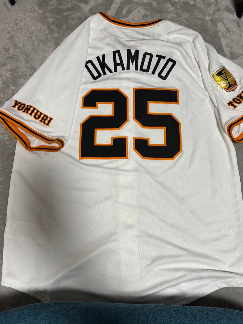 巨人 読売ジャイアンツ 岡本和真 ユニフォーム L 2024 優勝ワッペン