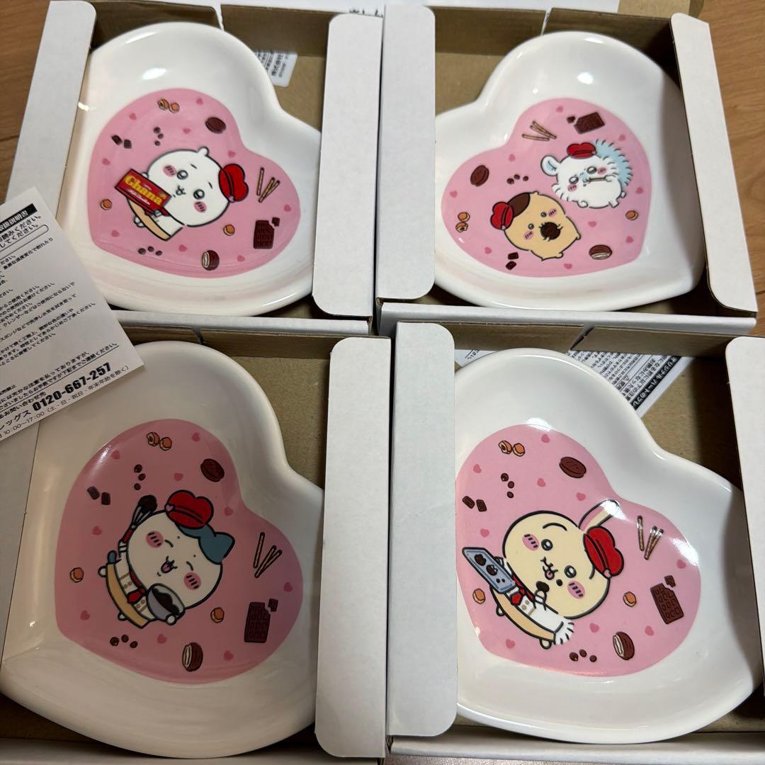 ちいかわ　ロッテ　コラボ　バレンタインのせいにして楽しんじゃお　ハチワレ　うさぎ