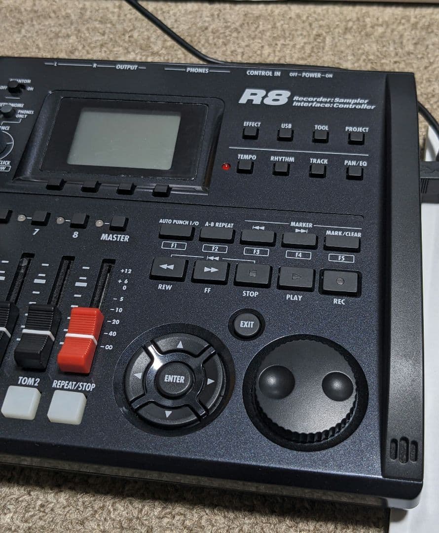 【美品】Zoom R8 マルチトラックレコーダー