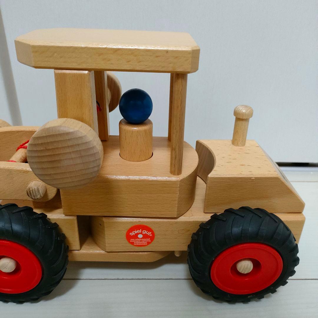 fagus　ブナの木で作られた働く車　ホイールローダー