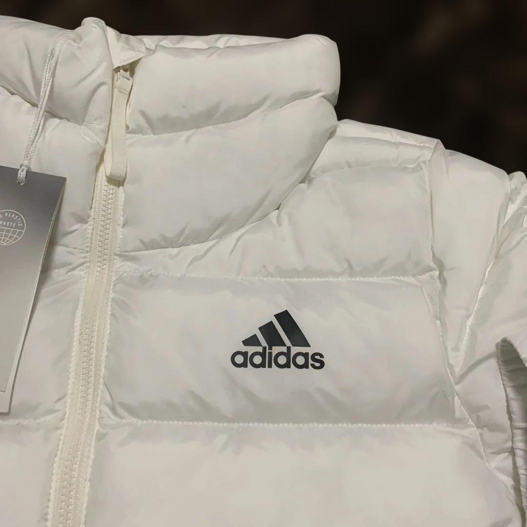 adidas ホワイト 中綿ジャケット