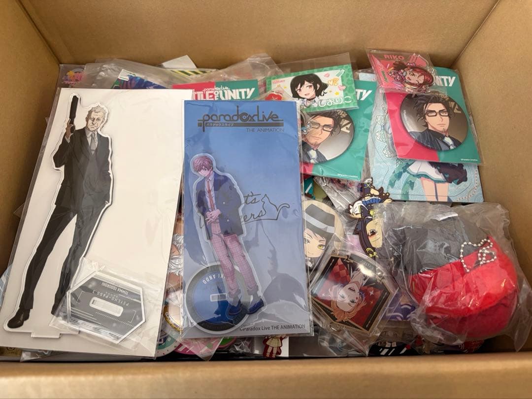 ノンジャンルまとめ売り　アニメ　キャラグッズ　300点以上　100サイズ