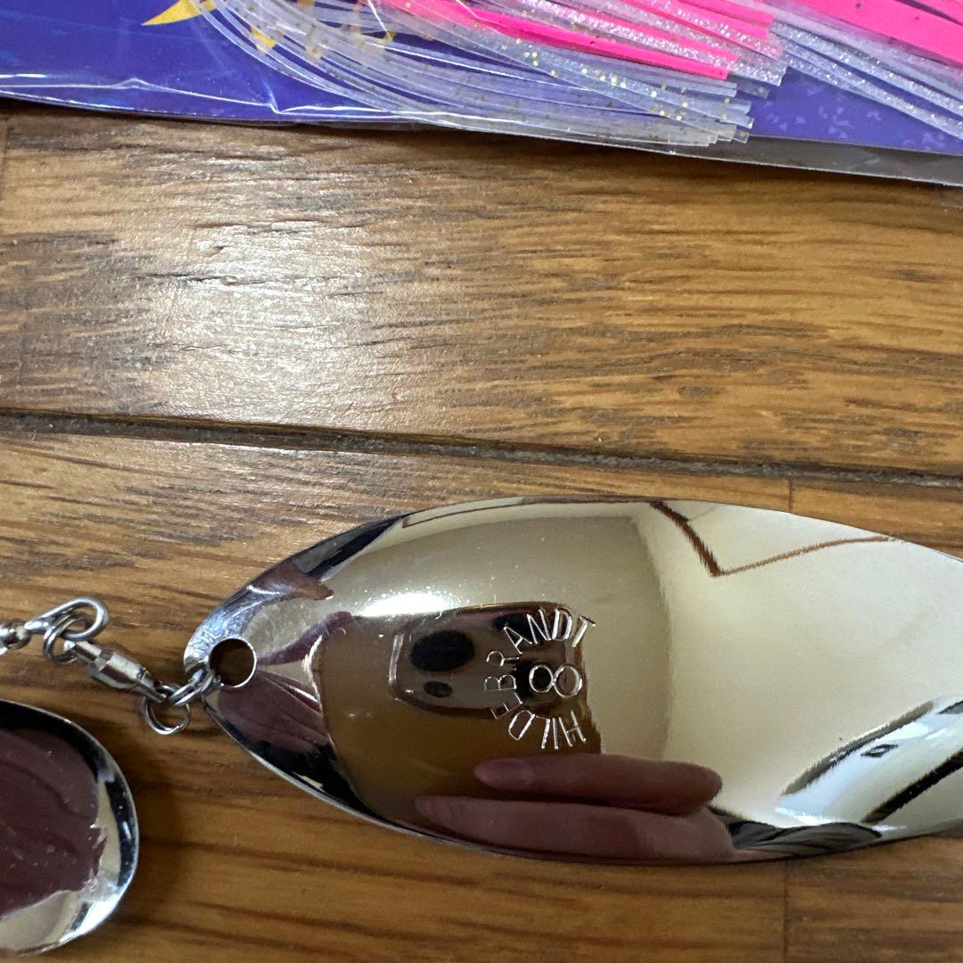 未使用品ヒルデブランド8番ブレード5枚付き、エンジェルスピナーベイト1/2オンス