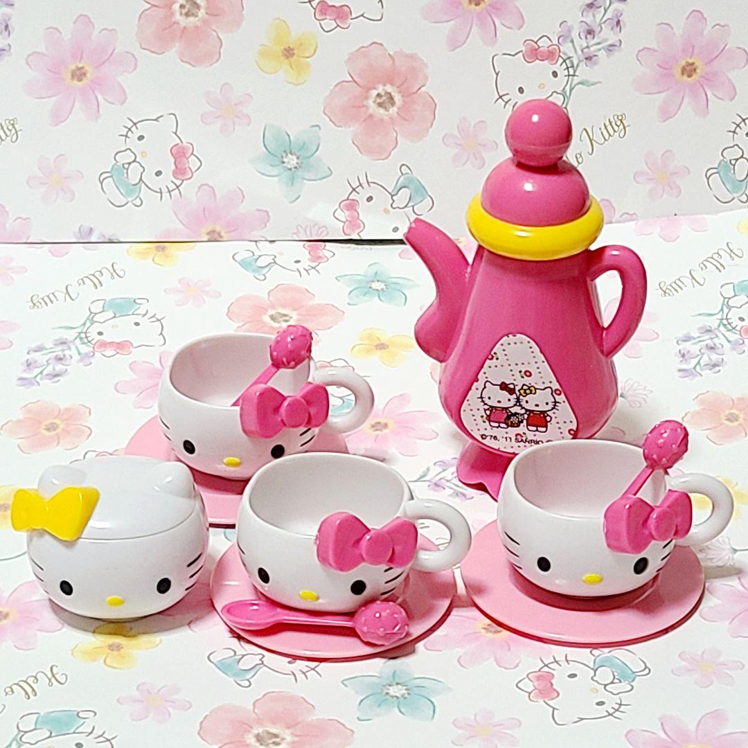 4.キティ ままごとセット ティータイム サンリオレトロ