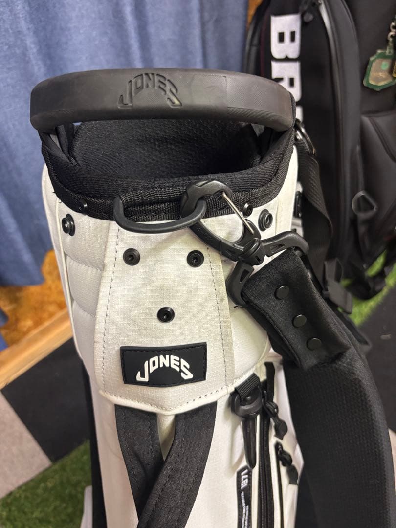⭐︎ 美品　JONES スタンド・キャディバッグ ホワイト/ブラック　ヘッドカバー