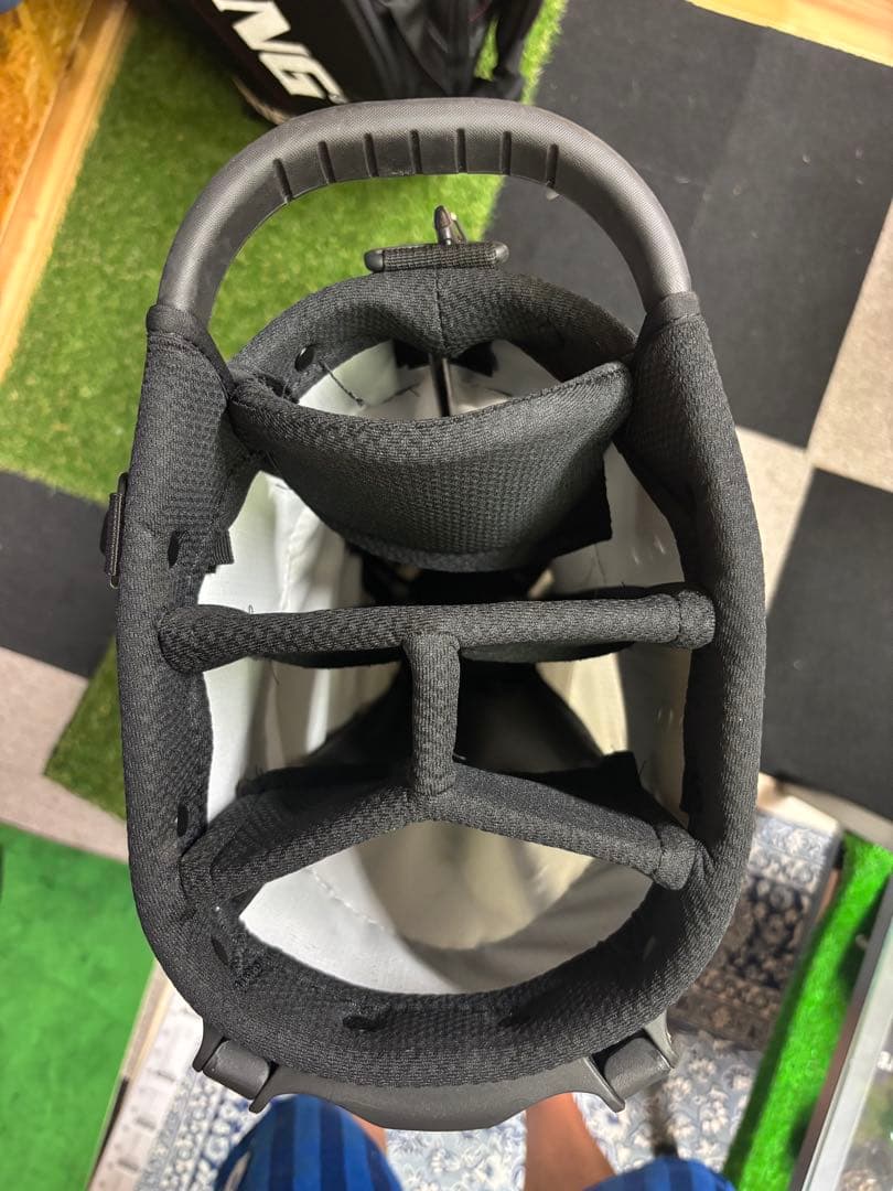 ⭐︎ 美品　JONES スタンド・キャディバッグ ホワイト/ブラック　ヘッドカバー