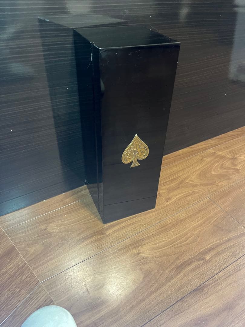 Armand de Brignac ゴールドシャンパン