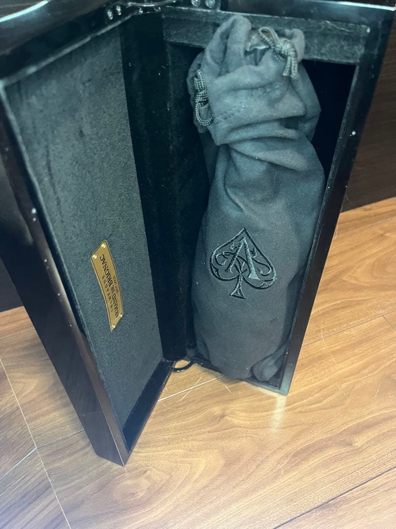 Armand de Brignac ゴールドシャンパン