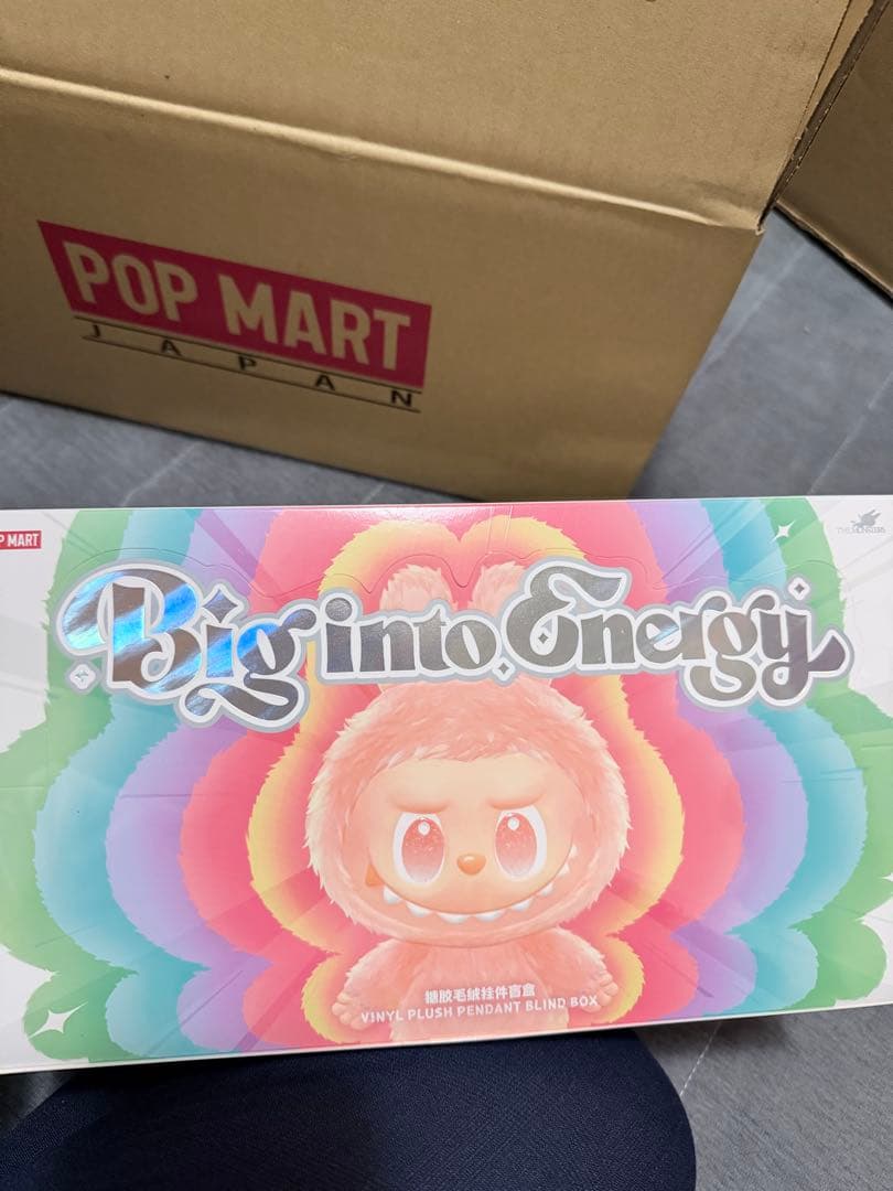 マ*目様 ラブブ　Labubu Big into Energy エナジー　国内未