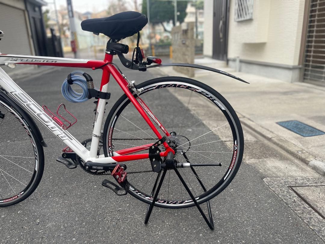 極美品　SCOTT 赤白700Cロードバイク