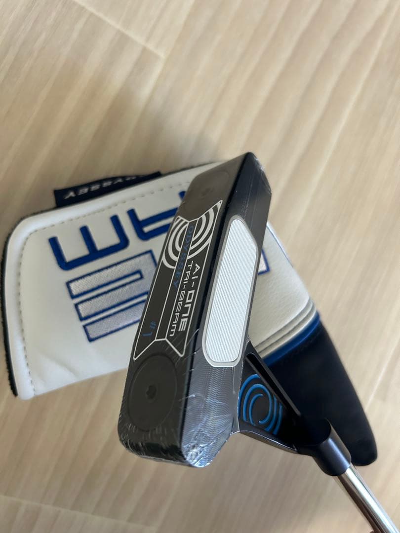 新品未開封品　AI ONE トライビームパター #1ヘッドカバー付