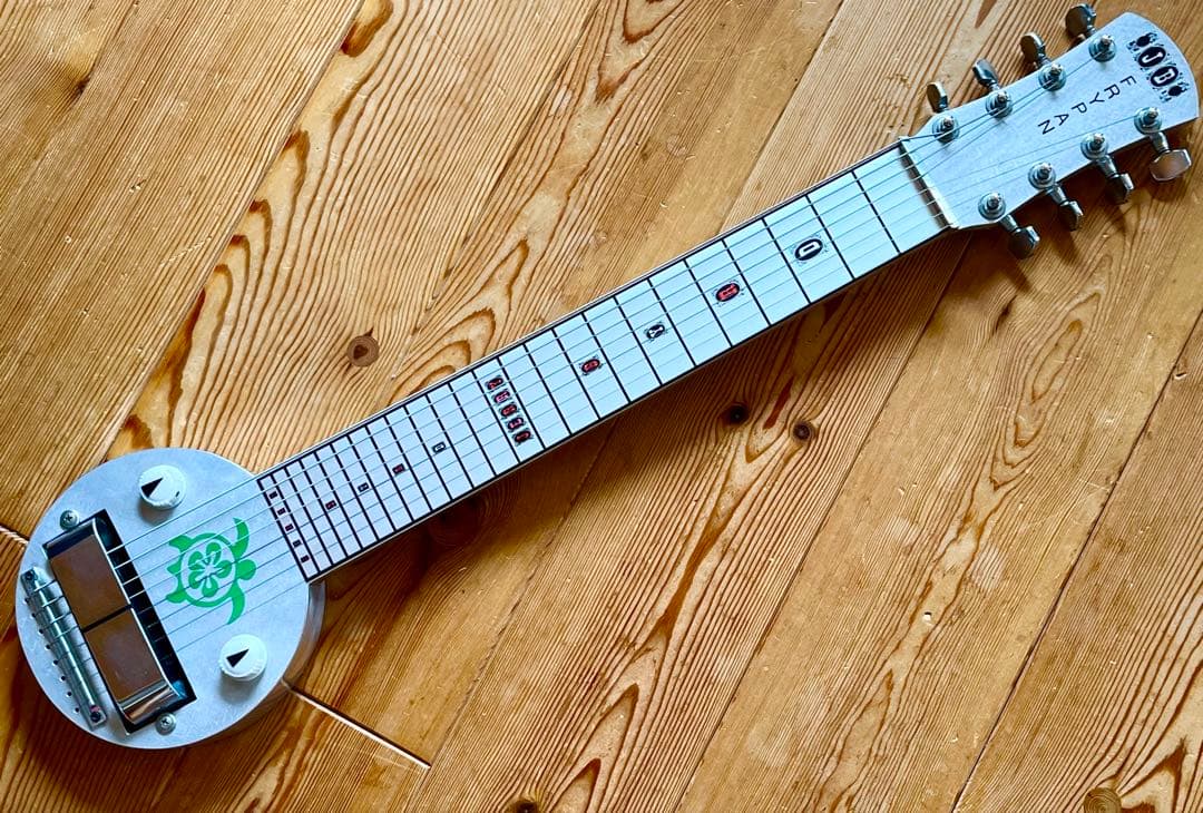 Fuzzy 8弦スチール・ギター