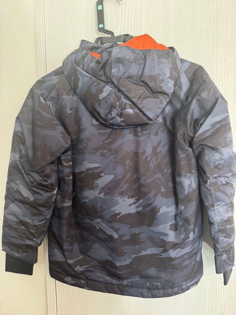 patagonia 子供用スキーウェア　上下（7.8Y）
