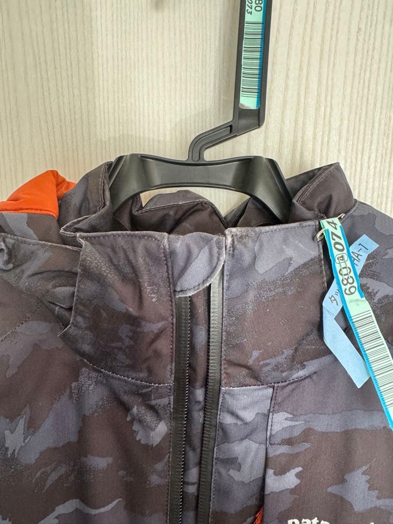 patagonia 子供用スキーウェア　上下（7.8Y）