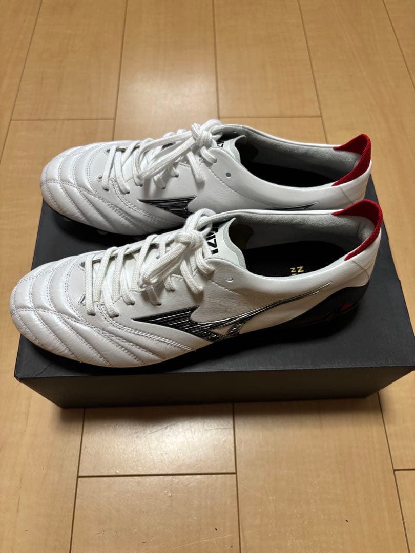 【専用7/4まで】新品モレリアNEO4 JAPAN ホワイト 25.0cm