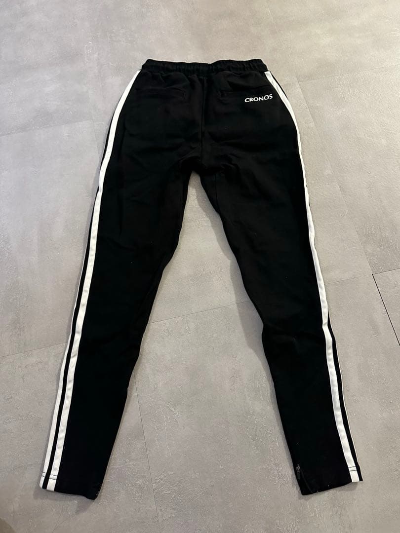 CRONOS 黒 人気パンツ　値下げしました！