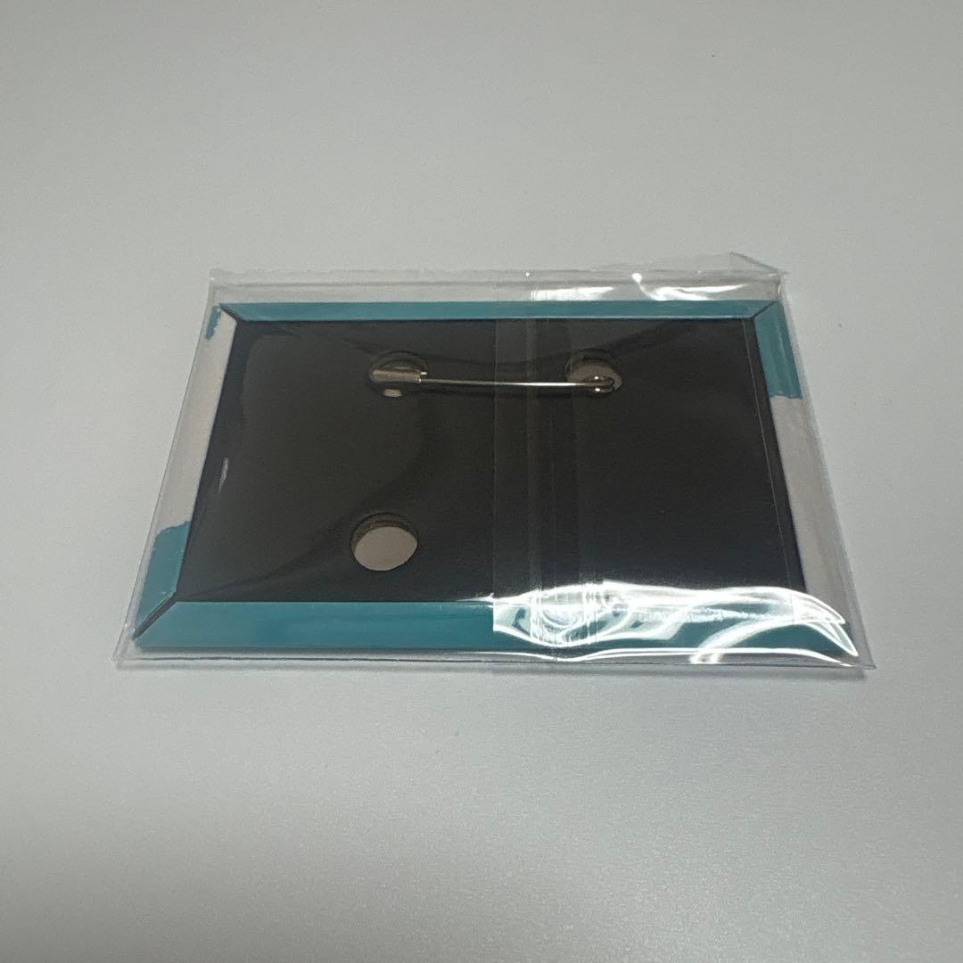 ブルーロック　プリンセスカフェ　スクエア缶バッジ　糸師凛