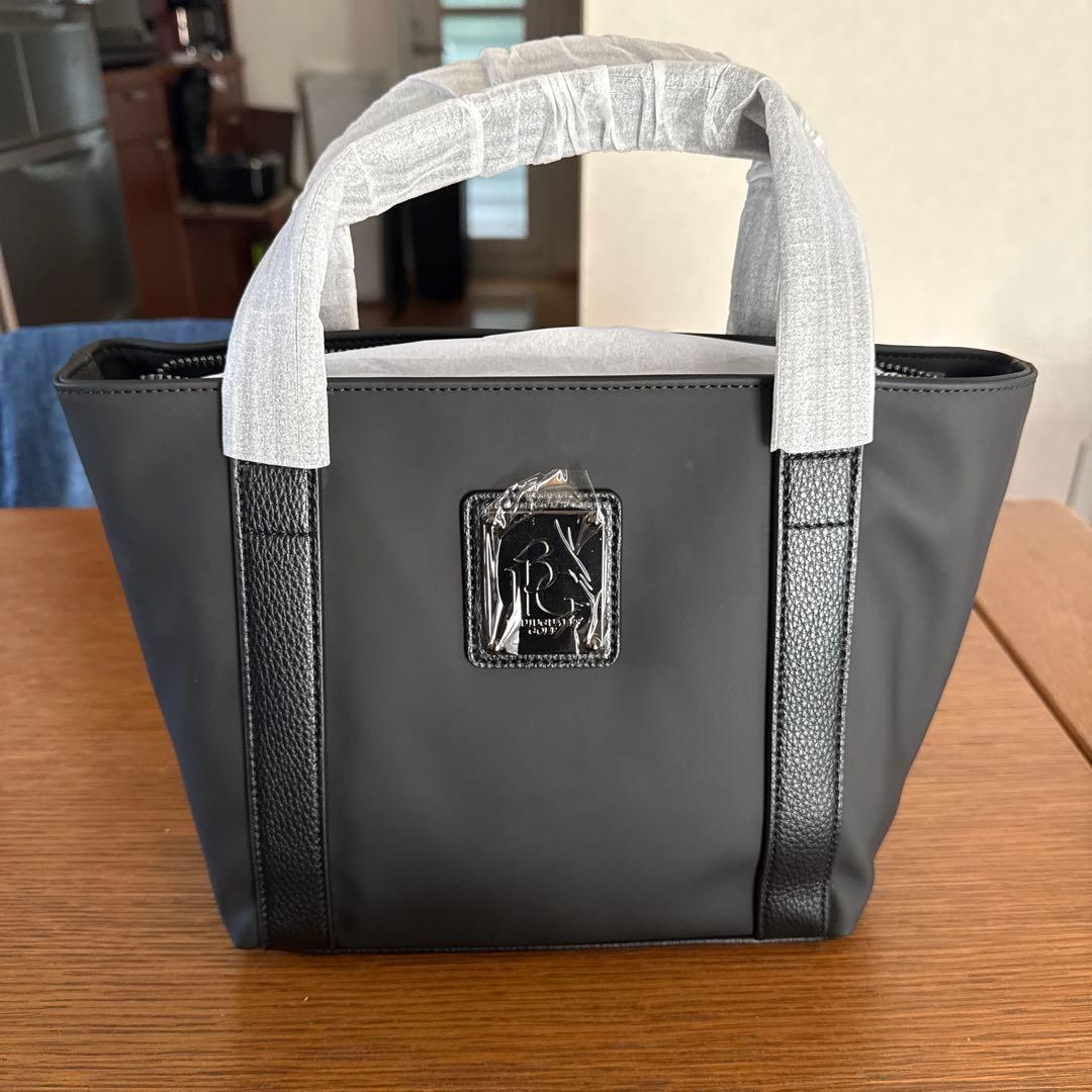 1PIU1UGUALE3 ブラックカートバッグ