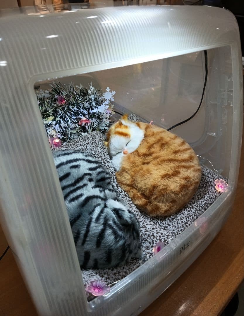 初代　iMac　を猫ハウスにリメイク