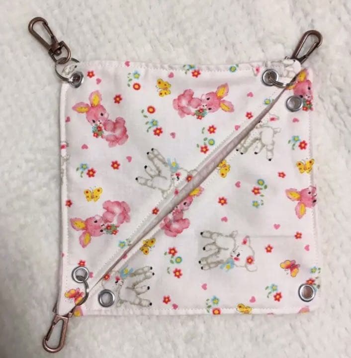 三角コーナーハンモック（うさぎとヤギ）リバーシブル  2枚組 1250円