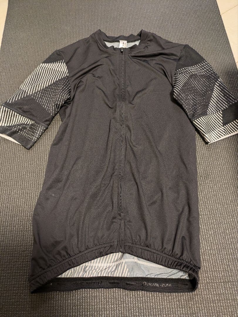 パールイズミ　イグナイト ジャージLサイズ