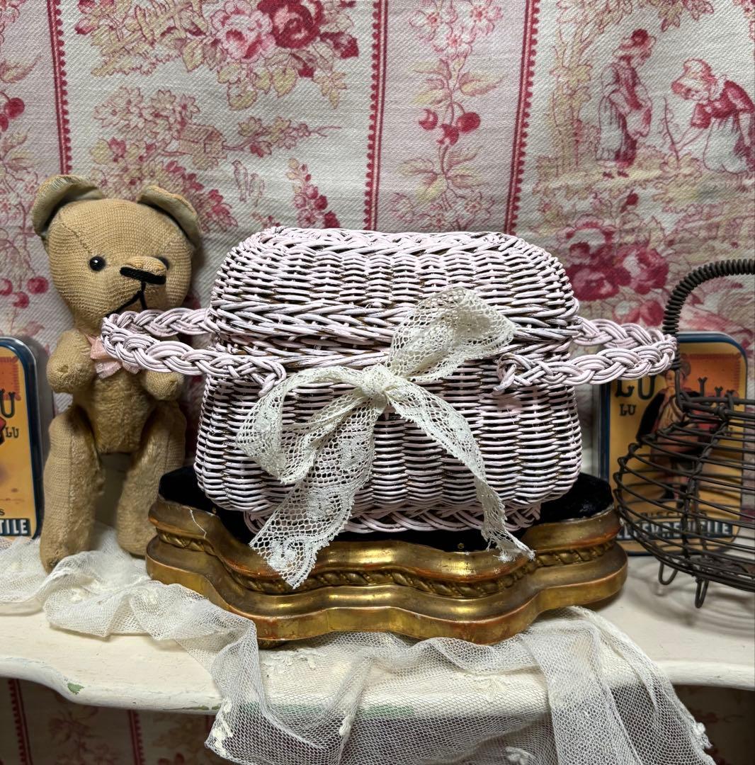 フランスアンティーク　ピンクのドールパニエ　ビスクドールのお持たせに^_^