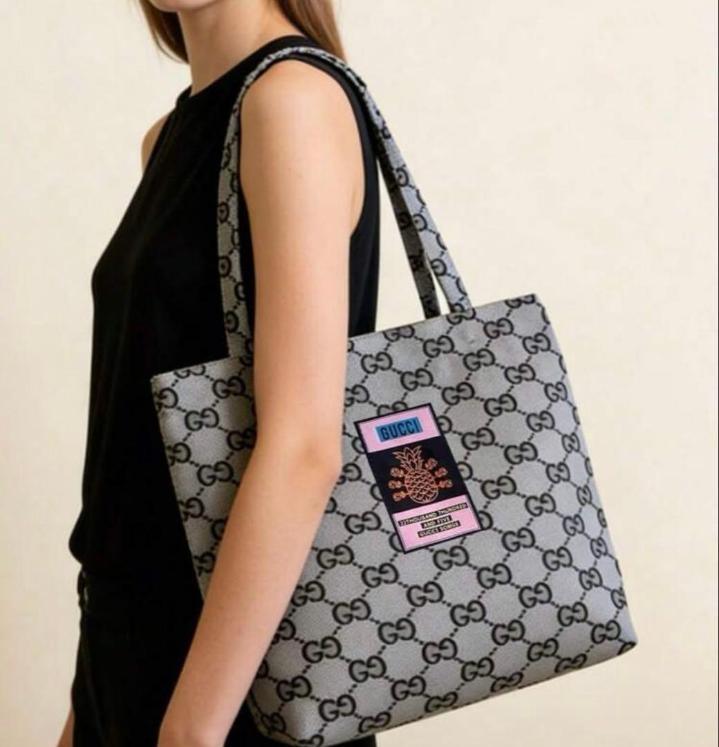 GUCCIロゴキャンバストートバッグ ノベルティー
