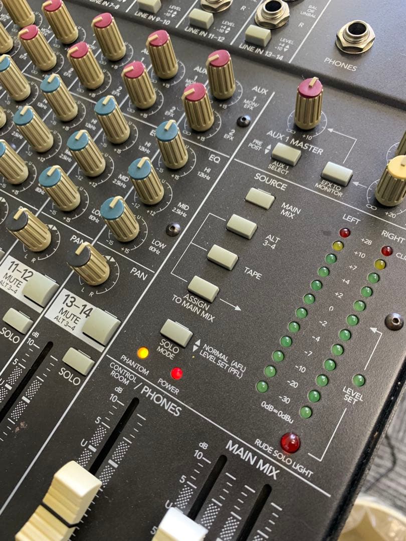 。 MACKIE MS1402-VLZ 14chアナログミキサー