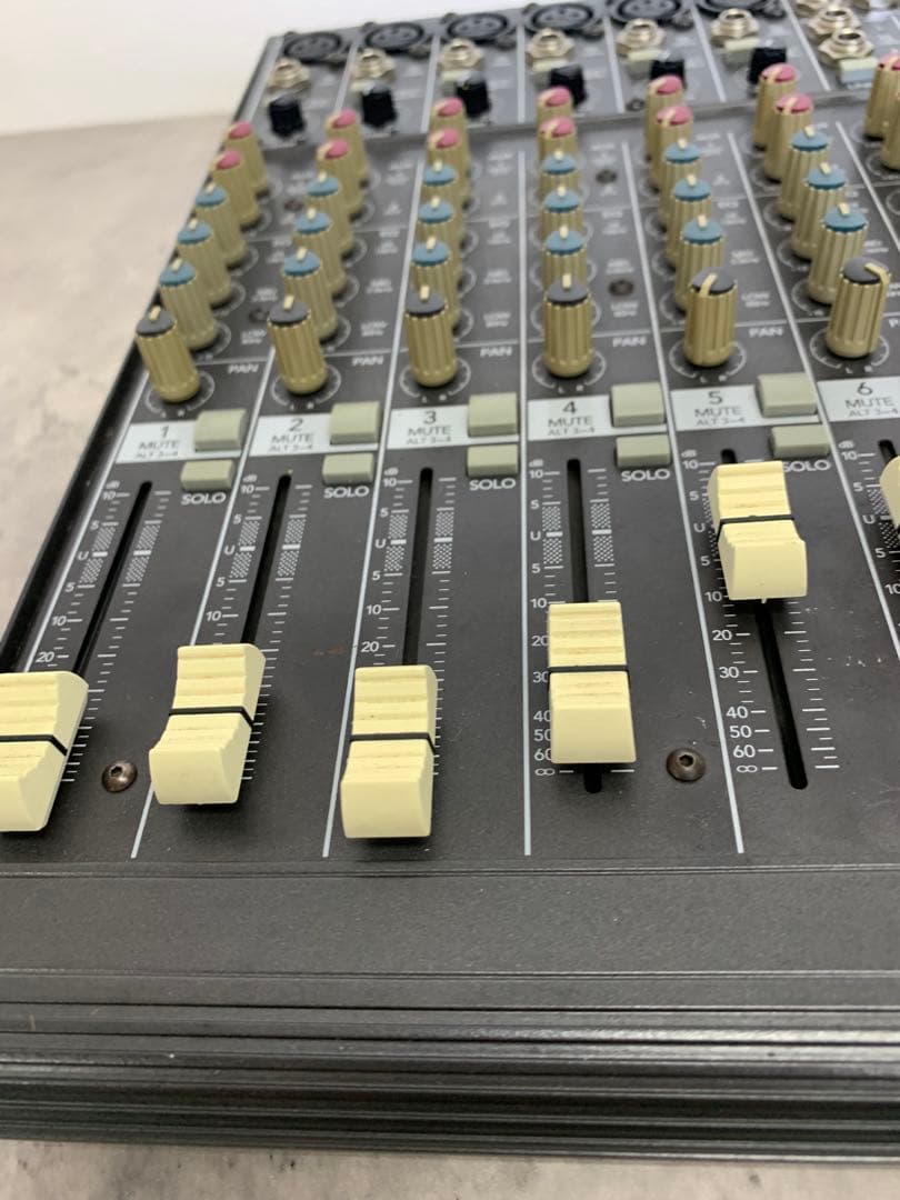 。 MACKIE MS1402-VLZ 14chアナログミキサー