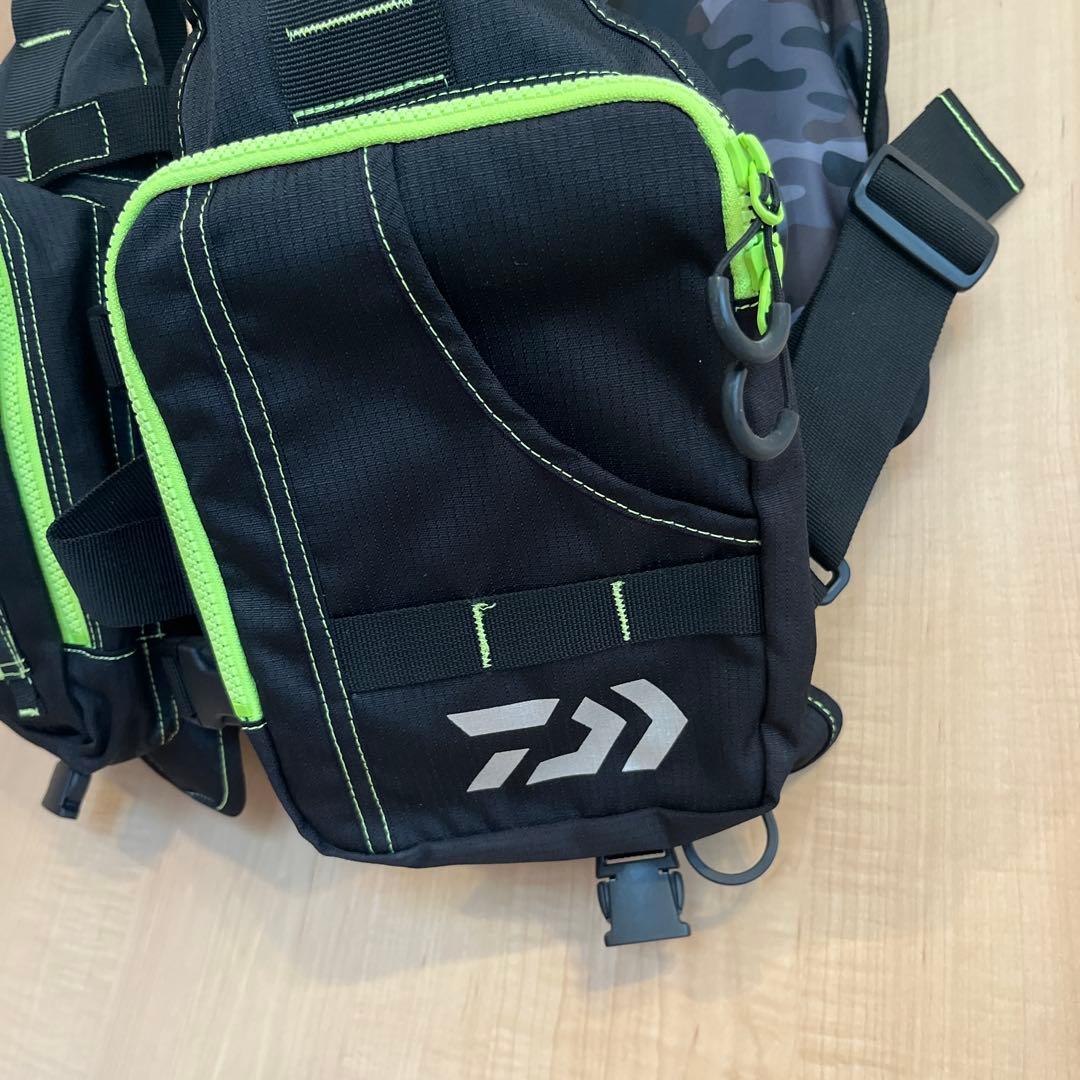 ダイワ　フローティングジャケット