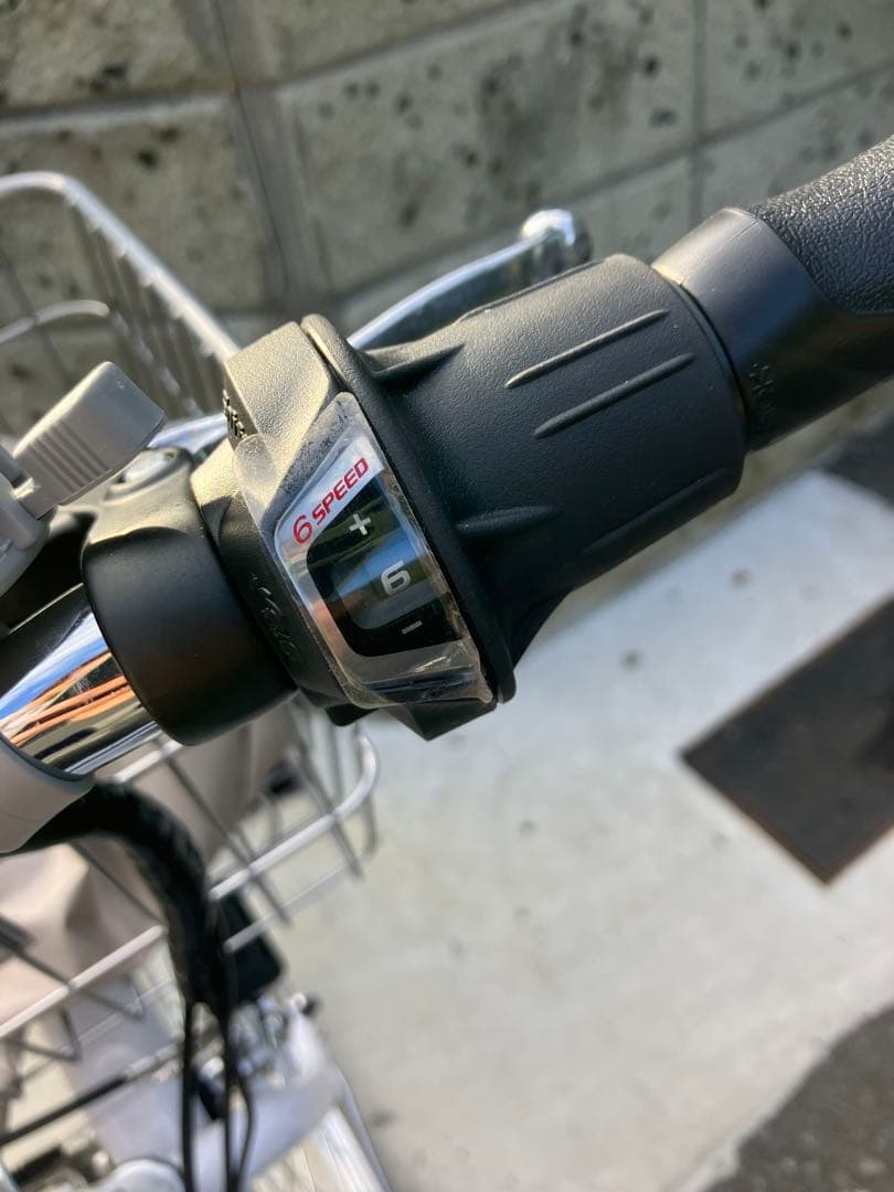 電動アシスト自転車 ホワイト 6段ギア