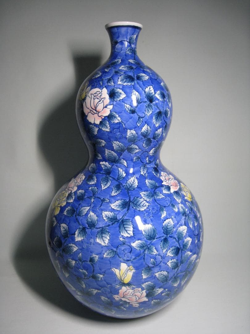 伊万里焼【色絵薔薇唐草文花瓶】森正洋（まさひろ作）高さ約46㎝