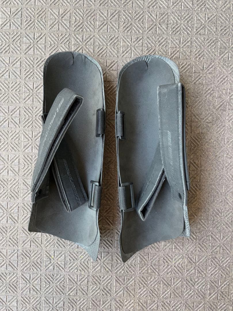 morphose カーボン　スキー プロテクター　シンガード　レガース