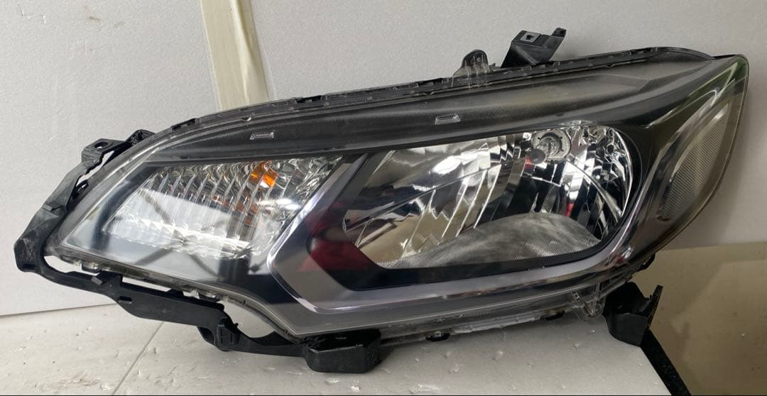 ホンダ フィット GP5 純正 ヘッドライト 左右セット（ハロゲン）