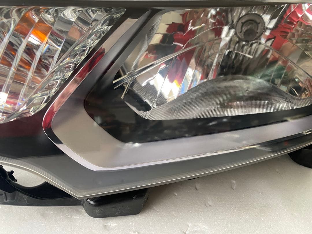 ホンダ フィット GP5 純正 ヘッドライト 左右セット（ハロゲン）