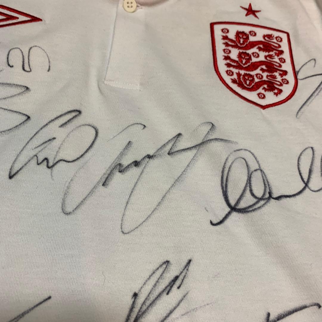 イングランド　サッカー選手　サイン　ユニフォーム