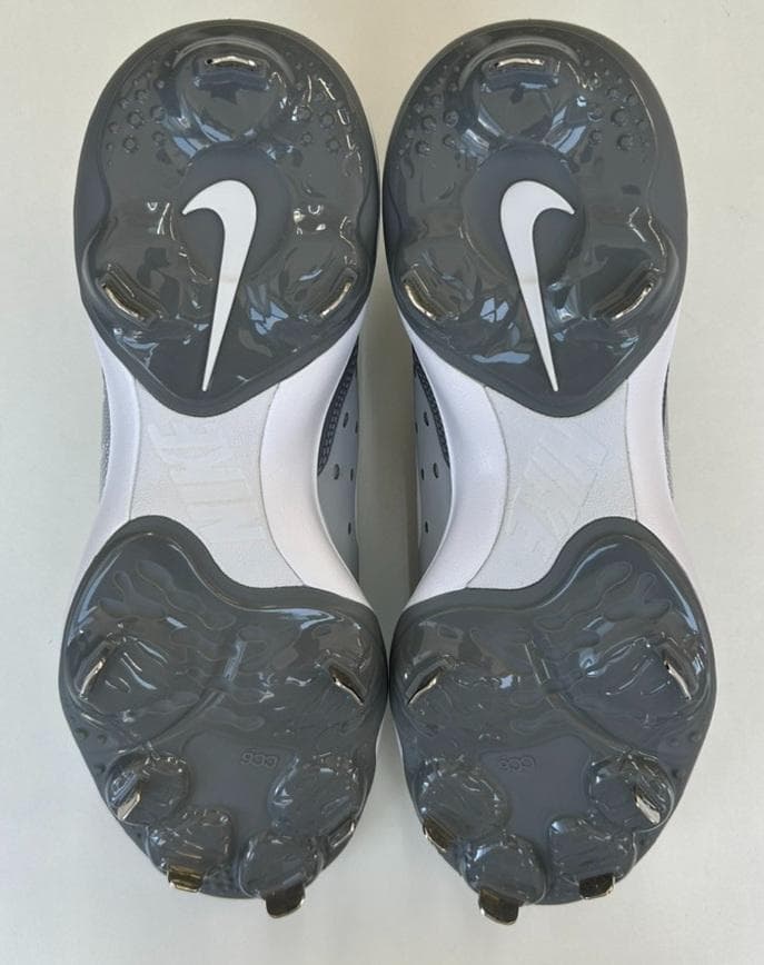 新品 ナイキ アルファハラチ バーシティ 4 ロー メタル グレー 28.0cm