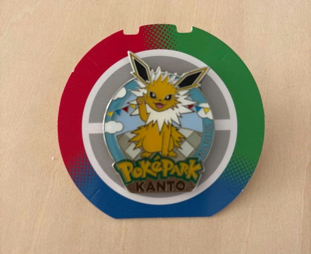 【限定】ポケパークカントー　ピンバッジ　サンダース