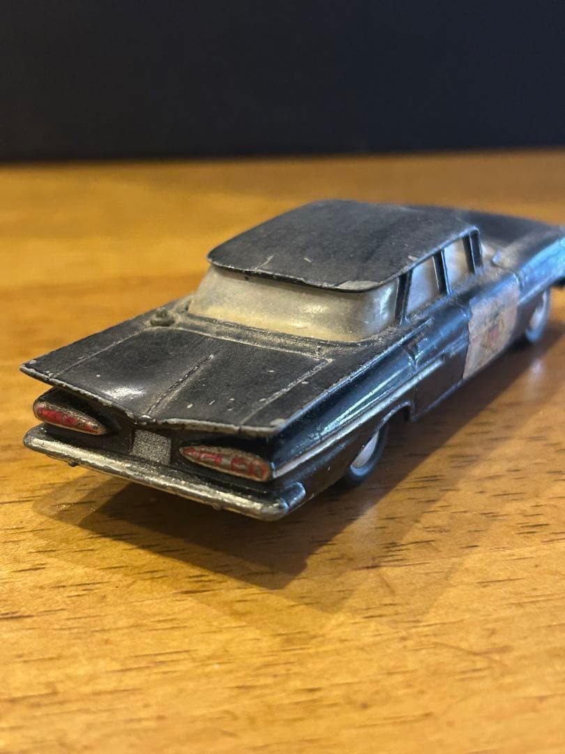 シボレー・インパラ コーギー ミニカー 黒