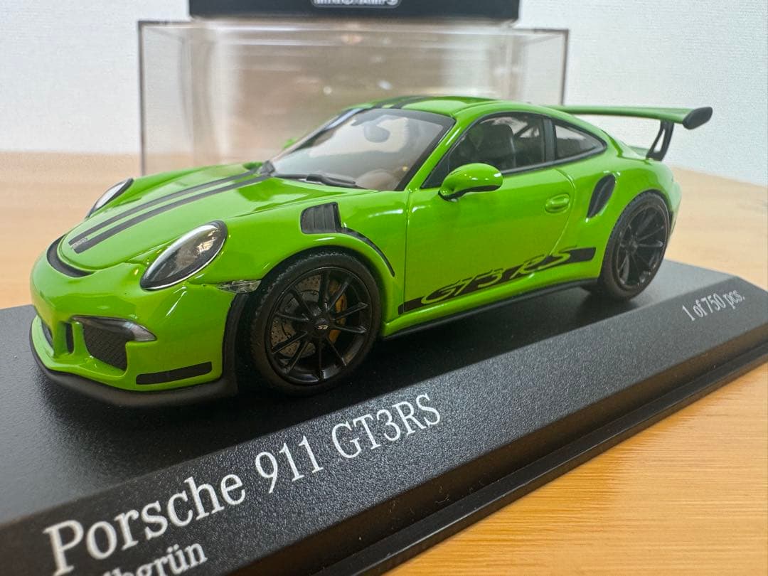 【MINICHAMPS】限定750台　Porsche 911 GT3RS