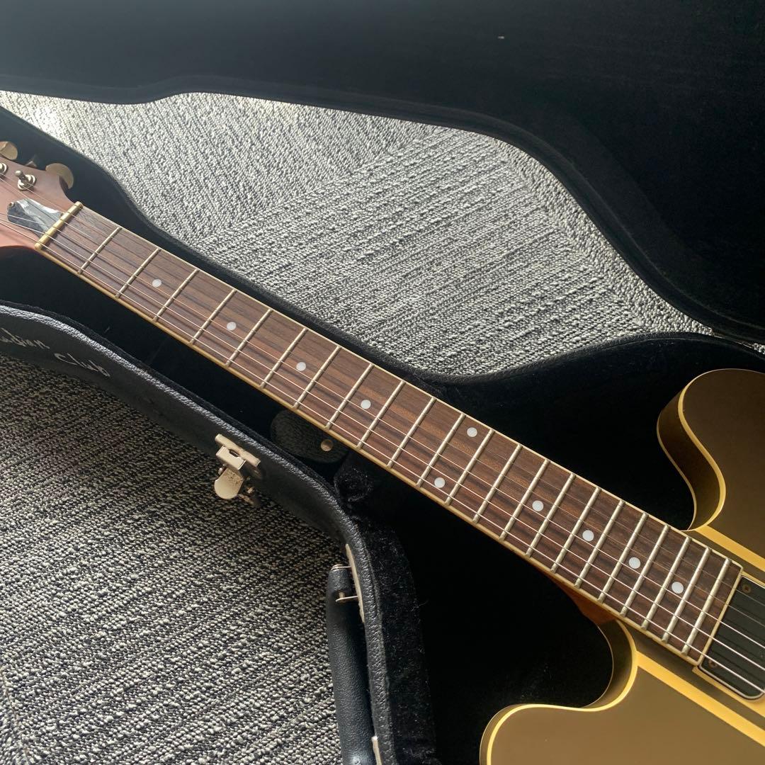 Epiphone ES-333 Tom Delonge モデルBlink-182